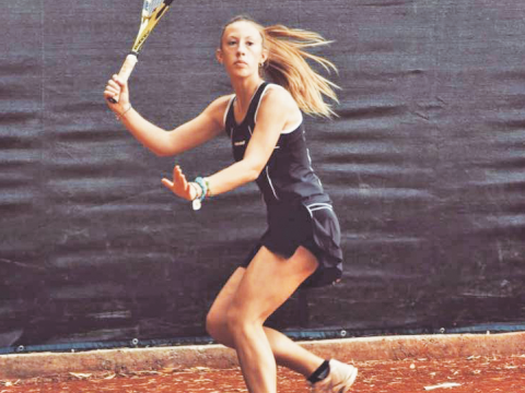 Matilde Crozi, una studentessa impegnata nello sport. Nell’anno della maturità è anche diventata maestra di tennis