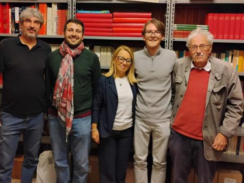 Centrosinistra al lavoro per le elezioni 2026: primo incontro tra le forze progressiste, ma i pentastellati si sfilano
