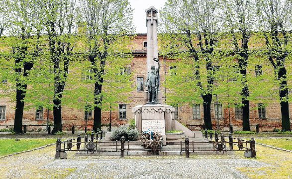 Molestate da alcuni nordafricani: due donne si rifugiano in chiesa