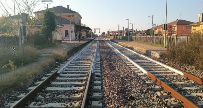 Lavori sulla linea Mortara–Vercelli: disagi anche in città, pronti dei bus sostitutivi