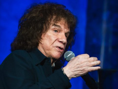 Riccardo Cocciante festeggia 80 anni in musica: sarà ospite a “Vigevano in Castello 2026”