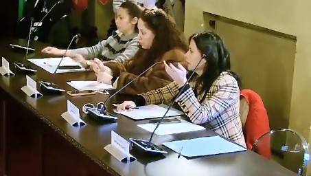 Elena Nai bacchetta la maggioranza sull’orario dei Consigli: «Convocazioni a orari penalizzanti»