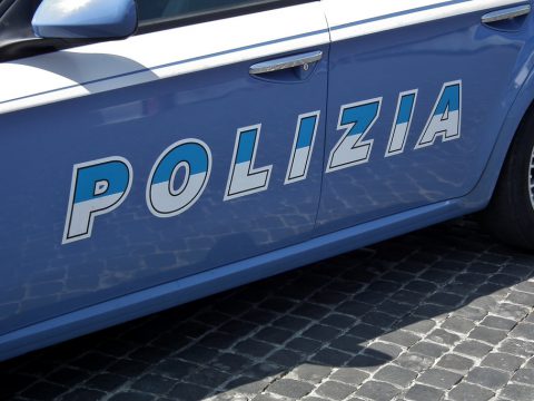 La tiene prigioniera per oltre 24 ore: arrestato marocchino accusato di sequestro e maltrattamenti