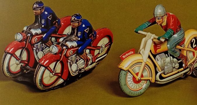 LA CAMELIA COLLEZIONI – Il fascino senza tempo dei giocattoli in latta