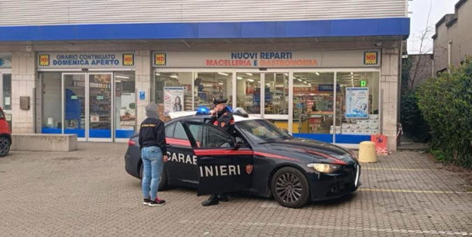 Rapina, violenza e sfida ai domiciliari: arrestato ancora, il 36enne finisce in carcere