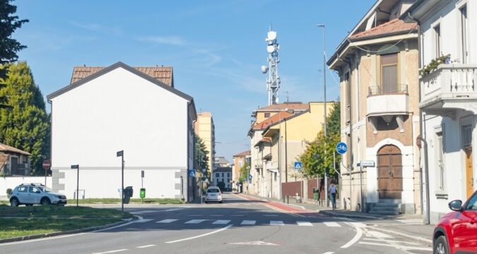 «Non puoi parlare così alle nostre donne». Professionista aggredito, 28 giorni di prognosi